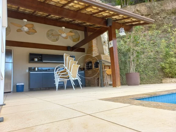 Imagem CASA de 5 DORMITÓRIOS em NITEROI - R$ 1.100.000