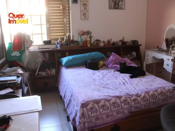 Imagem Imperdível oportunidade! Casa à venda em Ribeirão Preto-SP, bairro Parque Residencial Lagoinha. 3 quartos, 1 suíte, 2 salas, 3 banheiros, 2 vagas de garagem, 420 m².