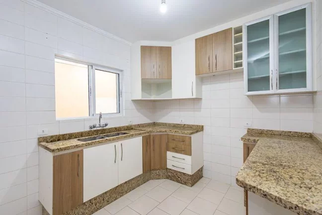 Sobrado à Venda – Santo Inácio, Curitiba | 3 Quartos e 3 Vagas