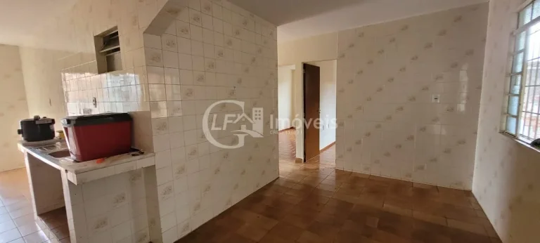 Imagem Casa para locação em Campo Grande-MS, Vila Moreninha II: 4 quartos, 1 suíte, 1 sala, 2 banheiros, 2 vagas de garagem, 80m².