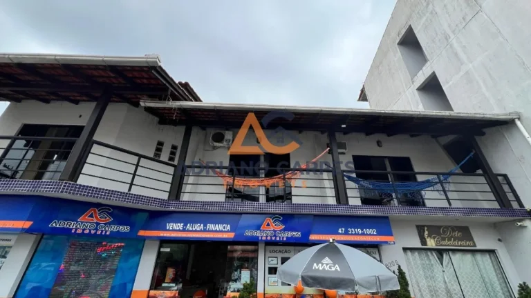 ALUGUEL ANUAL - Casa com 3 quartos sendo 1 suíte, mobiliada, sacada com churrasqueira, muito bem localizada na Praia de Gravatá em Navegantes- SC