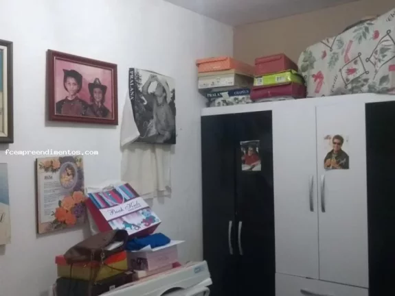 Imagem Sobrado para Venda em Limeira, Jardim Hortência, 4 dormitórios, 1 suíte, 1 banheiro, 2 vagas