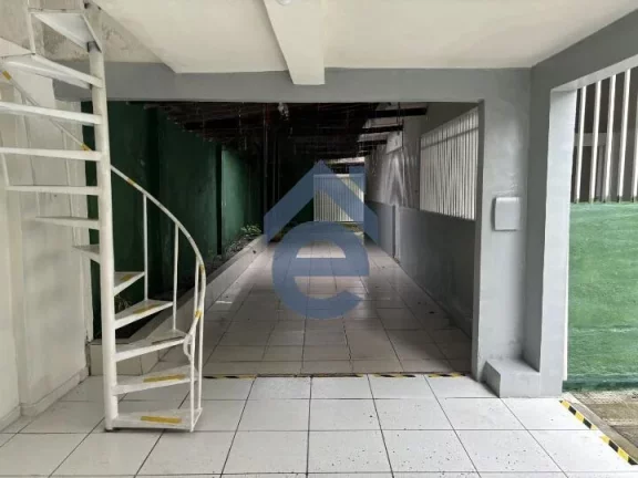 Imagem Casa à venda na Gruta de Lourdes,8/4, sendo 3 suítes, piscina, 450m², excelente