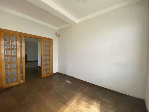 Imagem Casa Antiga com Alma e Charme no Coração de Barbacena!