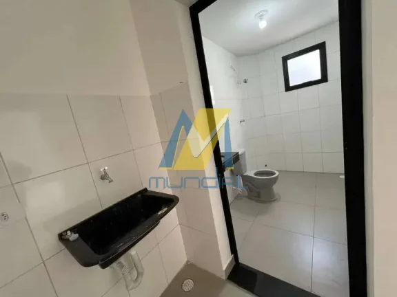 Imagem Galpão Comercial com 400m² em Dois Pavimentos, Estrutura Completa
