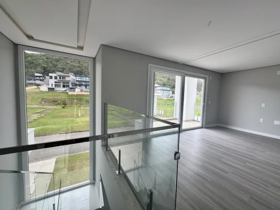 Imagem CASA DE ALTO PADRÃO EM TERRENO DE ESQUINA