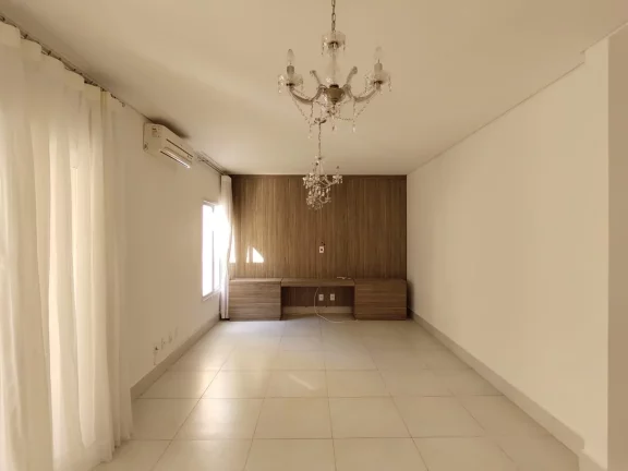 Imagem Casa em condomínio à venda em Vinhedo-SP, Condomínio Recanto dos Paturis: 3 quartos, 3 suítes, 2 salas, 4 banheiros, 4 vagas, 200 m². Imagem Casa em condomínio à venda em Vinhedo-SP, Condomínio Recanto dos Paturis: 3 quartos, 3 suítes, 2 salas, 4 banheiros, 4 vagas, 200 m².