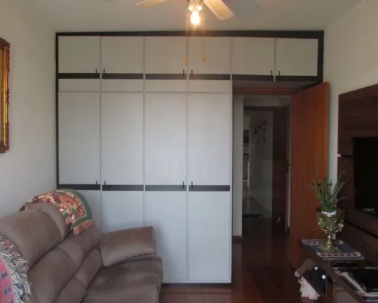 Imagem Apartamento excelente, com terraço, lavabo, 4 dormitórios sendo 1 suíte, piso em tacos e tudo bem...