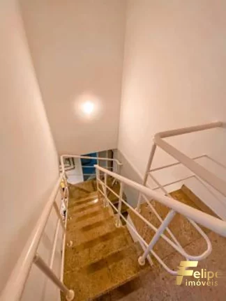 Imagem Cobertura Duplex com 300m², 4 suítes sendo 2 canadenses, 5 vagas de garagens soltas.