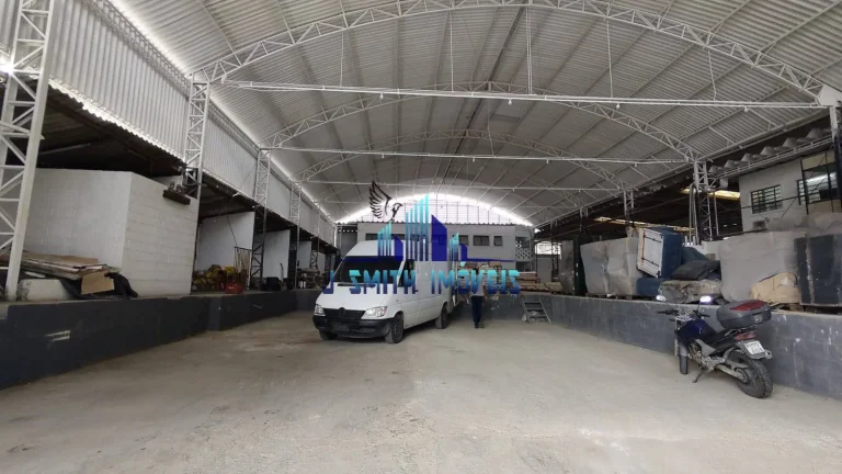 Imagem GALPÃO INDUSTRIAL. AC. 1.600m² DE CONSTRUÇÃO. 2 DOCAS