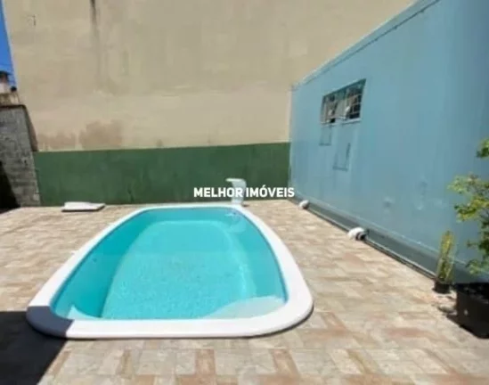 Imagem Casa à venda semi mobiliada com piscina e edícula localizada no centro de Balneário Camboriú