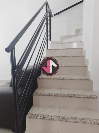 Imagem Casa dos Sonhos à Venda em Cuiabá  Condomínio Malibu Residence Encante-se com esta casa moderna...
