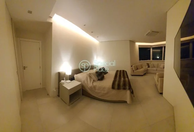 Imagem Cobertura triplex localizada em frente ao Parque Burle Marx, com vista ampla para a cidade e ao PalÃ...
