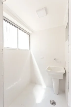 Imagem Apartamento 61M², 2Q, 1 Banheiro, 1 Vaga, Portaria 24h, Armários.