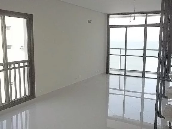 Imagem Pitangueiras - Maravilhosa cobertura, frente total para o mar e área de lazer no prédio.