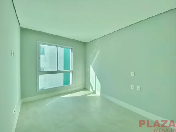Imagem Apartamento 04 dormitórios no centro de Balneário Camboriú