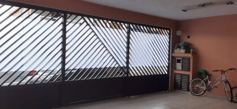 Imagem Sobrado Maravilhoso 4 Dormitorios sendo 1 Suite e 3 vagsa de Garagens