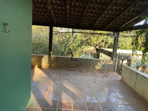 Imagem Chácara Encantadora com 2 Dormitórios, Piscina e Ampla Área Verde