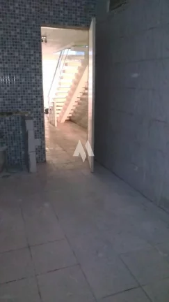 Imagem Loja Comercial Ampla no Centro de Santos Área total de 270m² Ótima localização em uma rua movimenta