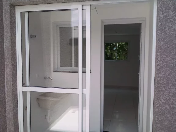 Imagem SOBRADO PADRÃO A VENDA, TRÊS DORMITÓRIOS E QUATRO VAGAS DE GARAGEM NO BAIRRO BUNGU DIVISA COM PARQUE DAS NAÇÕES
