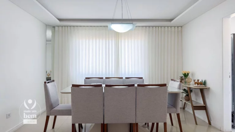 Imagem Sobrado com 316 m² - 5 Quartos - 4 Suítes, 1 Lareira, 1 Churrasqueira – 4 vagas, à venda por R$ 1.737.000 - Campo Comprido - Curitiba/PR