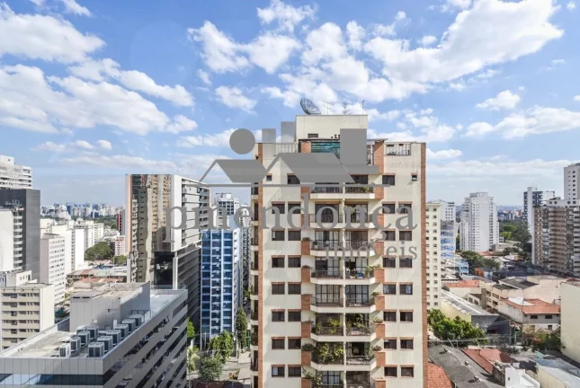 Imagem Ótimo apartamento no 2º andar, localizado na Rua Alves Guimarães, com 129m².