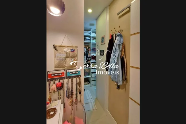 Imagem Casa com 4 dormitórios à venda, 250 m² por R$ 680.000,00 - Barra do Imbuí - Teresópolis/RJ