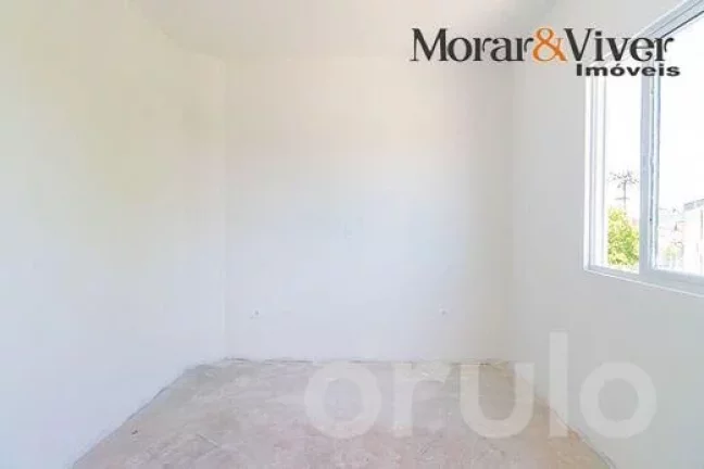 Imagem Sobrado para Venda em Curitiba, Uberaba, 3 dormitórios, 1 suíte, 2 banheiros, 2 vagas