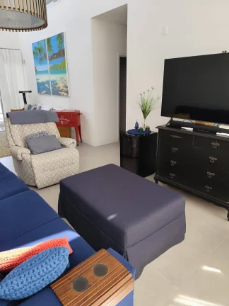 Imagem Casa com 2 Quartos para alugar, 175m² - Daniela