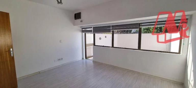 Imagem Sala de 60m² no Petrópolis com pátio