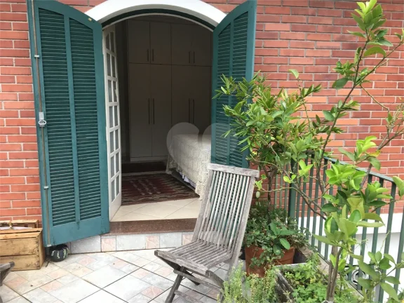 Imagem Casa à venda ou para alugar com 3 quartos, sendo 1 suíte, em Alto da Lapa, São Paulo - SP