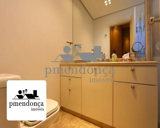 Imagem Apartamento em edifício neoclássico no Ibirapuera com 4 suítes e 5 vagas, 310m²
