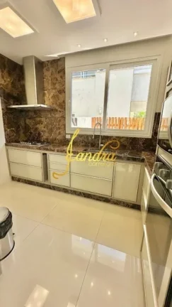 Imagem Sobrado em condomínio fechado 04 suítes com 305m² de área construída