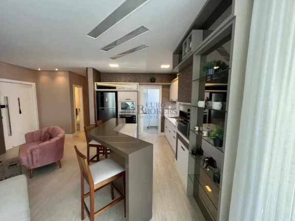 Imagem Apartamento com 3 suítes à venda no Centro de Balneário Camboriú/SC