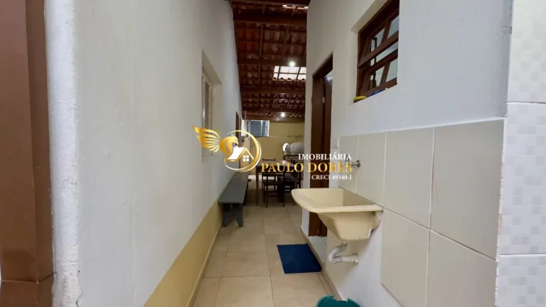 Imagem Casa à Venda na Melhor Localização de Ubatuba a Apenas 50Mtrs da Orla da Praia Itaguá SP