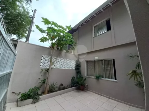 Imagem Sobrado à venda com 3 quartos em Vila Sônia, São Paulo - SP
