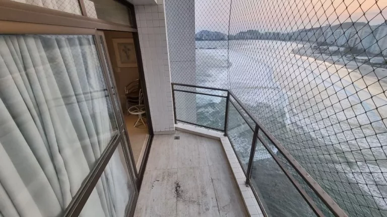 Imagem Apartamento com 3 dormitórios à venda, 180 m² - Pitangueiras - Guarujá/SP