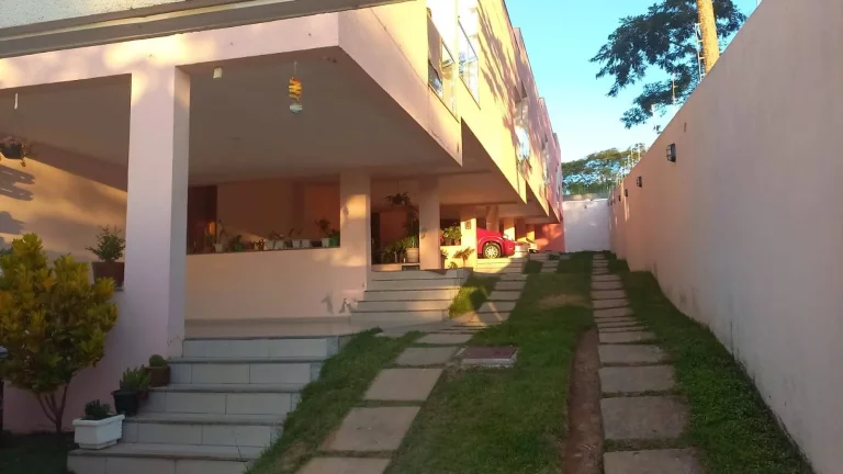 Casa Duplex A venda no jardim Guanabara Macaé RJ. 70m2 parte alta