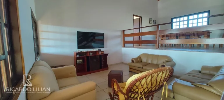 Imagem "Espetacular Casa em Condomínio Fechado: 4 Suítes, Área Gourmet, Piscina e Vista Inigualável!"