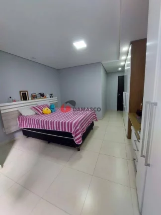 Imagem Sobrado à venda 3 Quartos, 3 Suites, 4 Vagas, Nova Gerty, São Caetano do Sul - SP