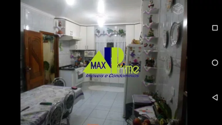 Imagem Imperdível oportunidade: Casa à venda em São Paulo-SP na Vila Nhocune, com 3 quartos, 1 suíte, 4 banheiros e 2 vagas de garagem!