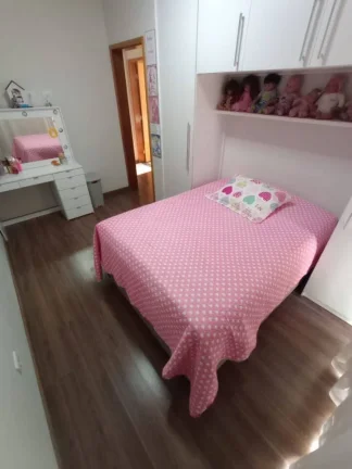 Imagem Casa Sobrado, 3 dormitórios (1 suíte), 2 vagas, Vila Branca - Jacareí.