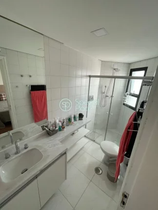 Imagem Apartamento com bastante luz natural, uma planta ampla, 1 km do Shopping Ibirapuera, Colégio Móbil...