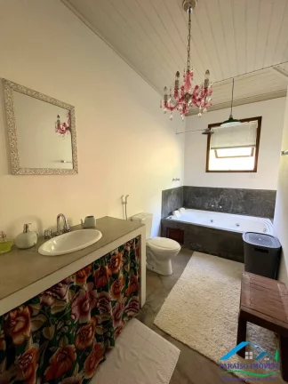 Imagem Seu Refúgio na Serra: Chácara com Vinhedo, Pomar e Casas Equipadas!