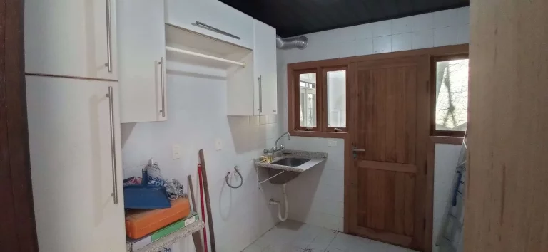 Imagem Casa com 4 dormitórios (2 suítes) à venda, 326 m² - Lagoa da Conceição - Florianópolis/SC (TRAPICHE EXLUSIVO COM ACESSO À LAGOA)