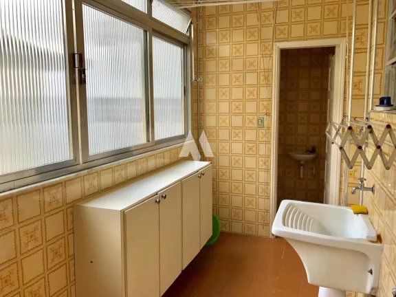 Imagem Apartamentde 2 Dormitórios sendo 1 suíte, 104m², Dependência Completa e Vaga de Garagem Demarcada