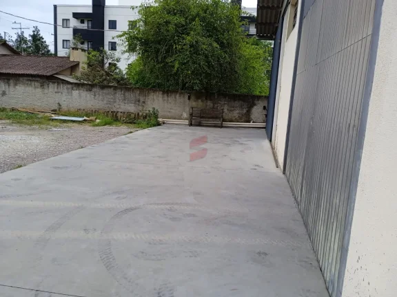 Imagem BARRACÃO/GALPÃO à venda com 1950m² por R$ 4.300.000,00 no bairro Vargem Grande - PINHAIS / PR