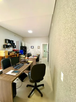 Imagem CASA PARA LOCAÇÃO COMERCIAL NO SETOR RESIDENCIAL NORTE EM SINOP - MT.
