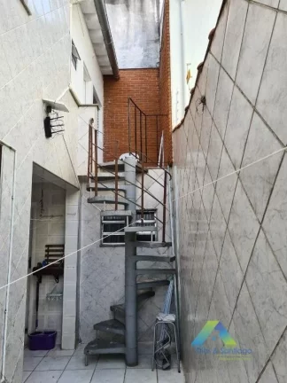 Imagem Excelente sobrado a poucos minutos da estação do metro Conceição e Jabaquara com 5 dormitórios, 2vagas excelente quintal, com ótimo valor!