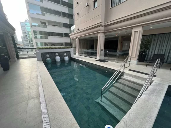 Imagem Apartamento com 4 suítes e 3 vagas de garagem em - Meia Praia - Itapema/SC